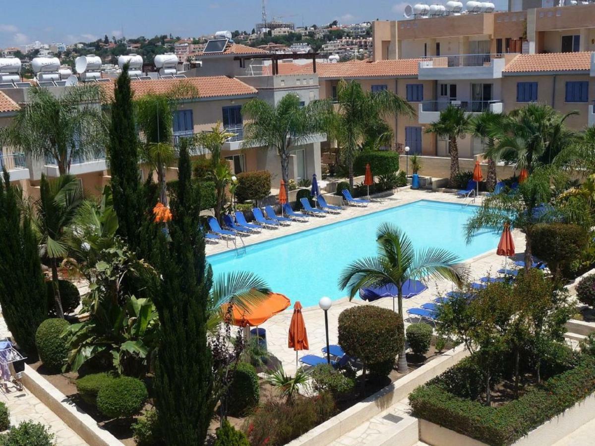 Aurora Townhouse - Complimentary Paphos Airport Transport Villa ภายนอก รูปภาพ