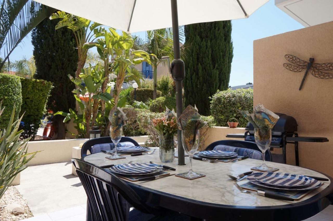 Aurora Townhouse - Complimentary Paphos Airport Transport Villa ภายนอก รูปภาพ