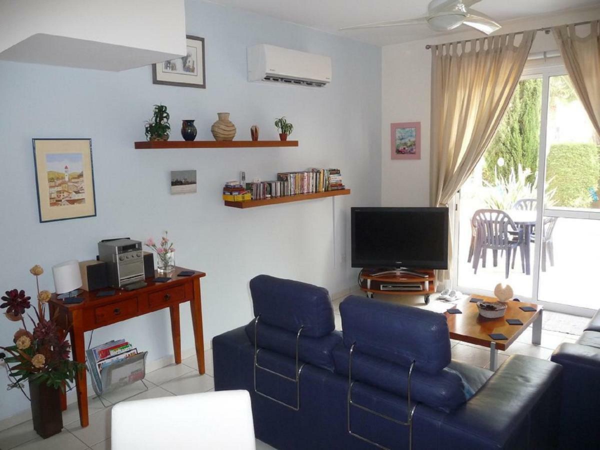 Aurora Townhouse - Complimentary Paphos Airport Transport Villa ภายนอก รูปภาพ