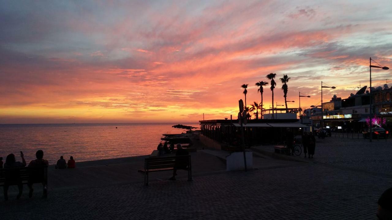 Aurora Townhouse - Complimentary Paphos Airport Transport Villa ภายนอก รูปภาพ