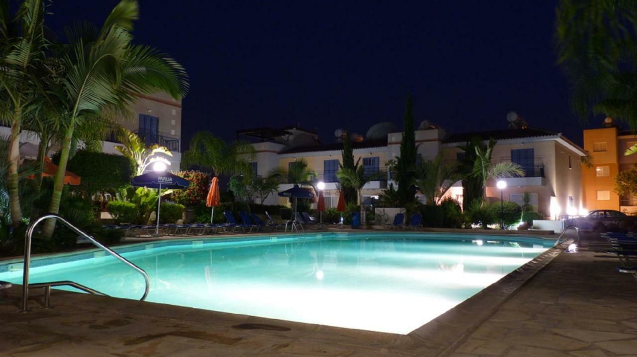 Aurora Townhouse - Complimentary Paphos Airport Transport Villa ภายนอก รูปภาพ